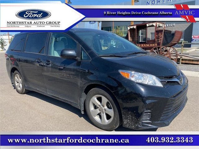 2020 Toyota Sienna LE 8-Passenger - Apple CarPlay - $290 B/W in Cars & Trucks in Calgary
