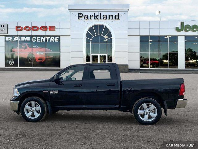 2024 Ram 1500 Classic Tradesman SXT Crew 4x4 Hemi Rear Camera in Cars & Trucks in St. Albert - Image 2
