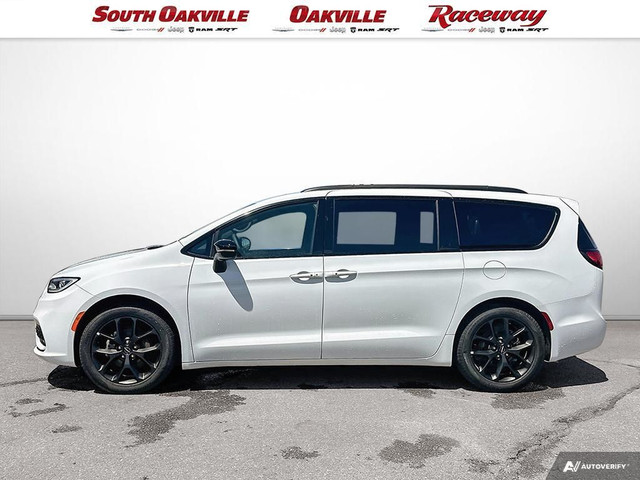 2025 Chrysler Pacifica LIMITED | CARPLAY | SUNROOF | REMOTE STAR in Cars & Trucks in Oakville / Halton Region - Image 3