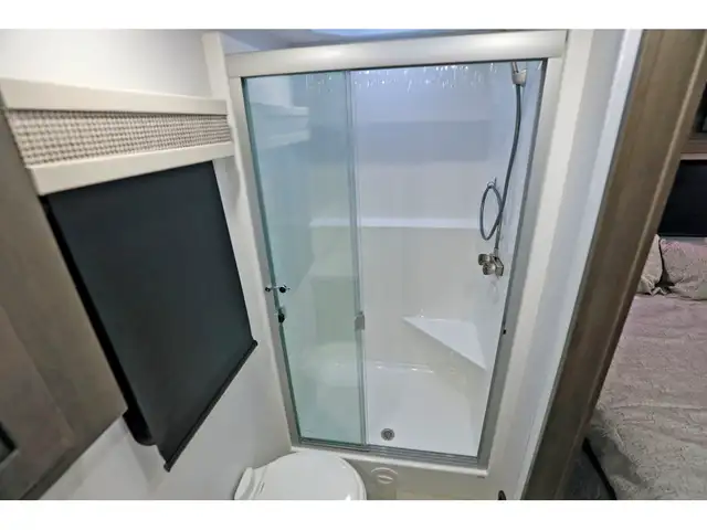 2025 Forest River Georgetown 5 Series Gt5 34H5 3 extensions 2025 in RVs & Motorhomes in Laval / North Shore - Image 30