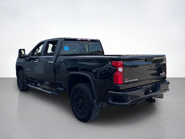 2022 Chevrolet Silverado 2500HD High Country | 5th Wheel Prep in Cars & Trucks in Calgary - Image 3