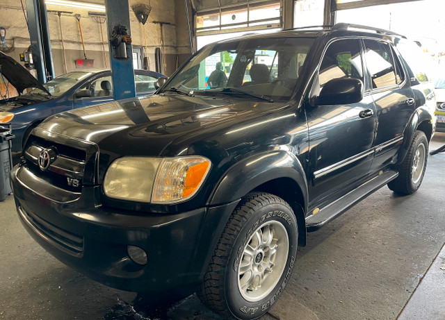 2007 Toyota Sequoia SR5 8 PASSENGER iFORCE 4.7L BT.....MINT COND in Cars & Trucks in City of Toronto - Image 2