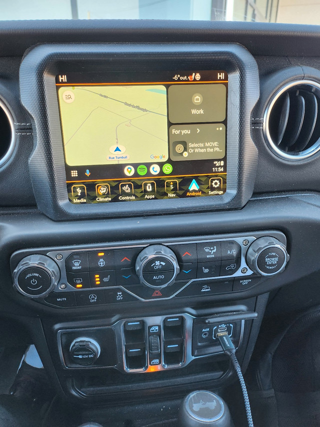 2023 Jeep Wrangler Sahara With Hugh Altitude Upgrades in Cars & Trucks in City of Montréal - Image 3