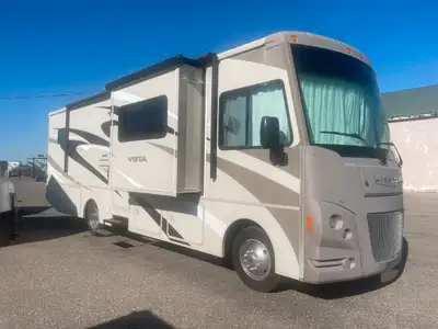 Welcome to Eldorado RV Sales, the longest running dealership in Southern Alberta! The 2015 Winnebago...