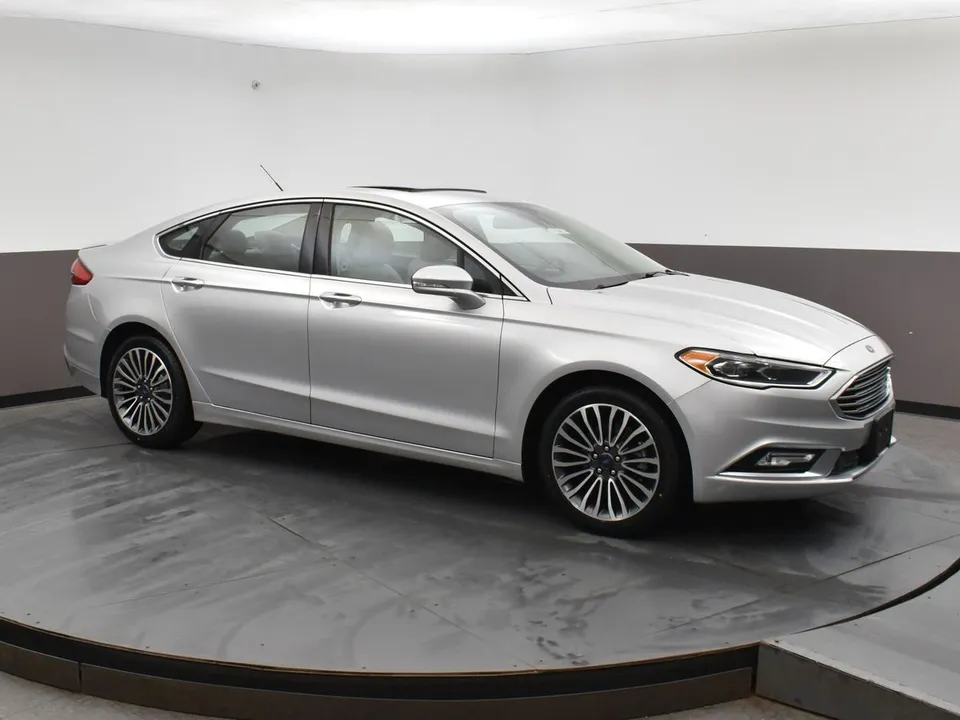 2018 Ford Fusion AWD TITANIUM with Navigation, heated seats, bac