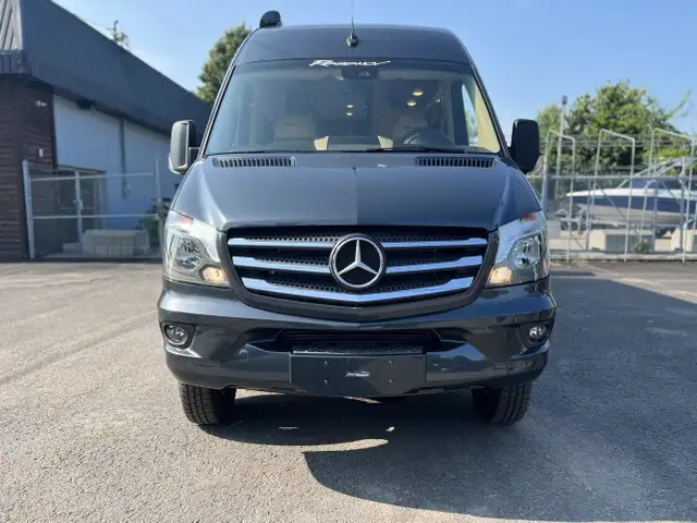 2018 Regency 3500 XALTA LX **SPRINTER MERCEDES DIESEL 4X4** in RVs & Motorhomes in Laval / North Shore - Image 6