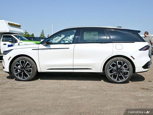 2025 Lincoln Nautilus Reserve in Cars & Trucks in Edmonton - Image 3