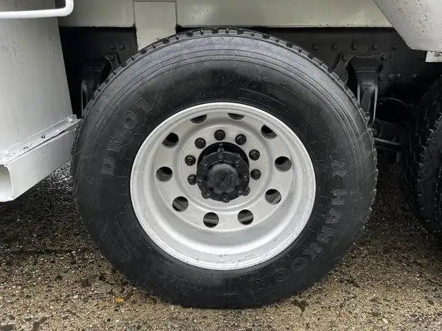 2011 western-star-trucks 4900 Twin Steer DD15 Altec AH85A Bucket in Heavy Trucks in Richmond - Image 37