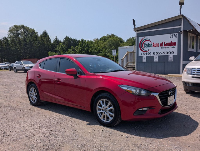 2018 Mazda MAZDA3 SPORT GS Manual in Cars & Trucks in London