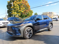 100% CANADIAN VEHICLE Visit Our Website @ EliteLuxuryMotors.ca _____________________________________... (image 3)