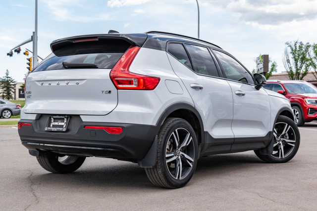 2021 Volvo XC40 R-Design in Cars & Trucks in Edmonton - Image 2