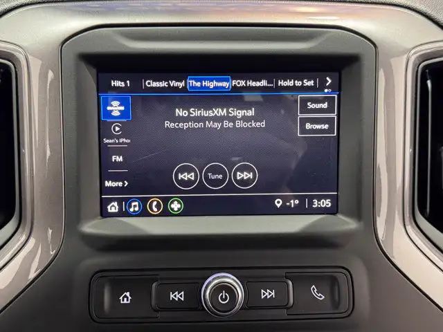 2024 Chevrolet Silverado 2500HD Custom- Blacked Out - Power Seat in Cars & Trucks in Barrie - Image 32