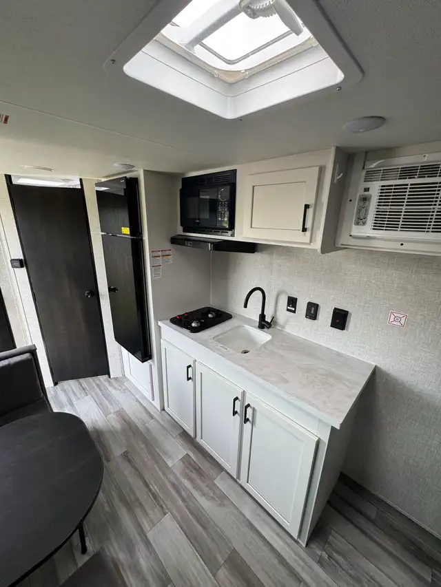 2024 Jayco JAY FLIGHT 195RB in Travel Trailers & Campers in Kawartha Lakes - Image 6
