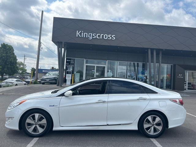2012 Hyundai Sonata Hybrid HEV w Prem Pkg at in Cars & Trucks in City of Toronto - Image 3