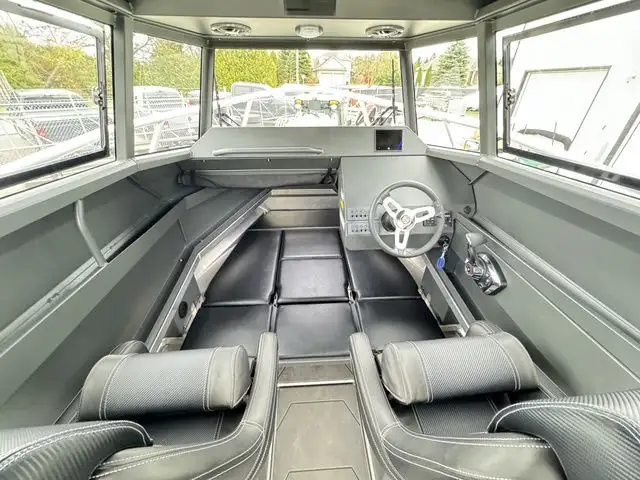 2024 Stabicraft 2250 Ultra CentreCab Offshore Alpha edt. in Powerboats & Motorboats in London - Image 6