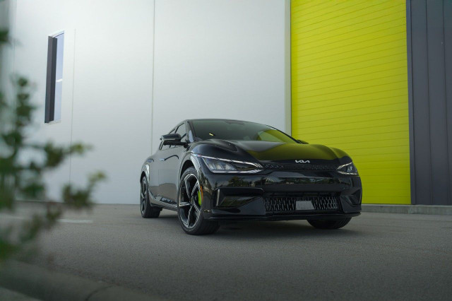 2023 Kia EV6 in Cars & Trucks in Delta/Surrey/Langley - Image 2