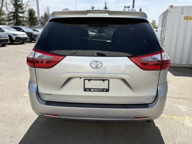 2020 Toyota Sienna XLE in Cars & Trucks in Calgary - Image 3