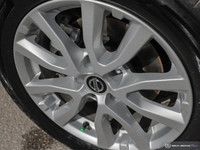 ABS,Generic Sun/Moonroof,Tires - Rear All-Season,Temporary Spare Tire,Power Steering,All Wheel Drive... (image 8)
