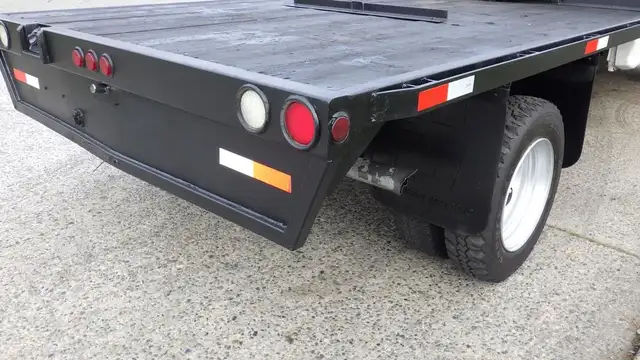 2019 ford F-550 11 Foot Flat Deck 4WD in Heavy Trucks in Richmond - Image 16