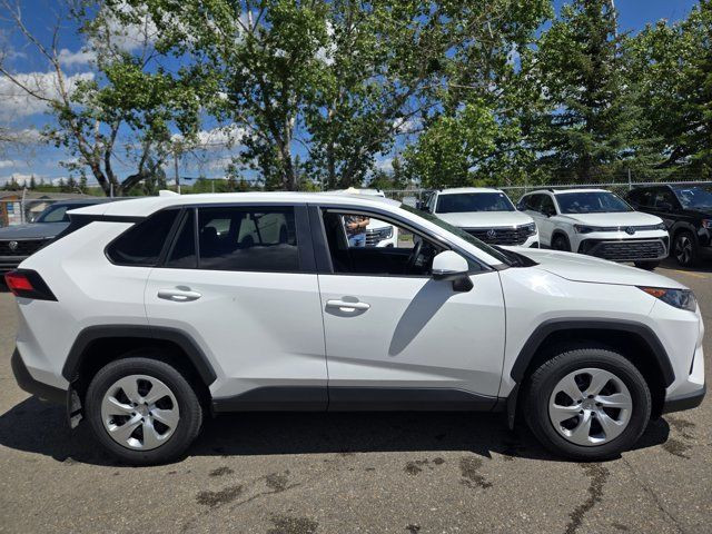 2022 Toyota RAV4 LE in Cars & Trucks in Calgary - Image 4