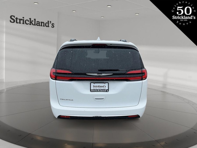 2022 CHRYSLER PACIFICA TOURING L in Cars & Trucks in Stratford - Image 4