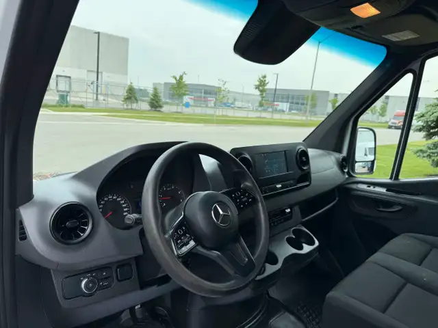 2019 Mercedes-Benz Sprinter Cargo Van 2500- CARGO dans Autos et camions dans Région d’Oakville/Halton - Image 12