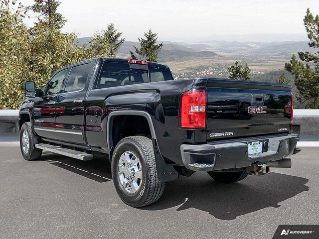 2015 GMC Sierra 3500HD Denali | 5th Wheel Hitch | Leather in Cars & Trucks in Cowichan Valley / Duncan - Image 4