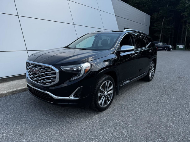 GMC Terrain AWD Denali Cuir Caméra Recul Mags Toit Ouvrant 2020  in Cars & Trucks in Trois-Rivières