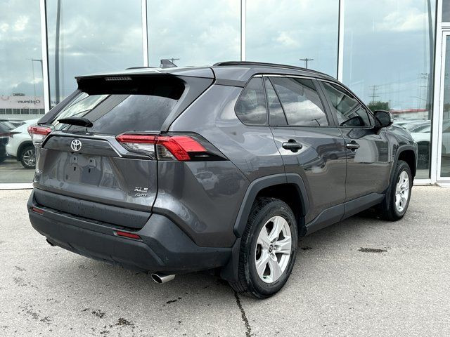 2021 Toyota RAV4 XLE | CLEAN CARFAX | HEATED FRONT SEATS in Cars & Trucks in Winnipeg - Image 3
