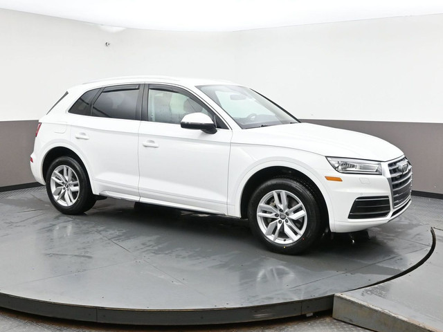 2020 Audi Q5 45 Komfort Heated Steering Wheel | Blind Spot Monit in Cars & Trucks in City of Halifax