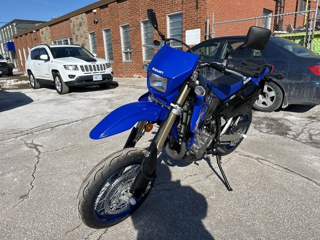  2023 Suzuki DR-Z400SM ~ SUZUKI DRZ400SM ~ ONLY 1.6KMS !! ~ SPOT in Street, Cruisers & Choppers in City of Toronto - Image 3