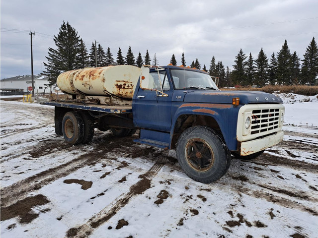 1981 Ford S/A Day Cab Fuel & Lube Truck F600 in Farming Equipment in Edmonton - Image 2
