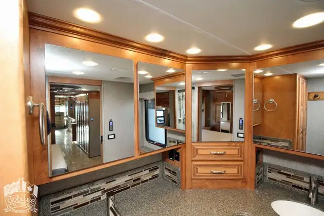 2018 Forest River Berkshire XLT 45A in RVs & Motorhomes in Kamloops - Image 46