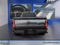 Le Ford F-450 Platinum 2023, c'est la puissance ultime et le luxe sans compromis. Parfait pour tract... (image 3)