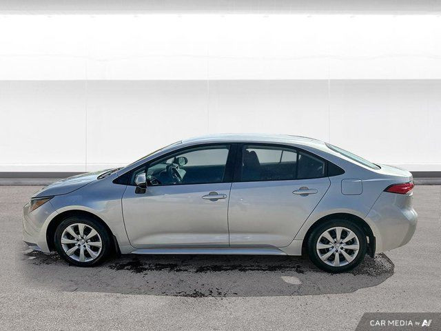 2022 Toyota Corolla LE 1.8L FWD | Heated Seats | Lane Departure in Cars & Trucks in Winnipeg - Image 3
