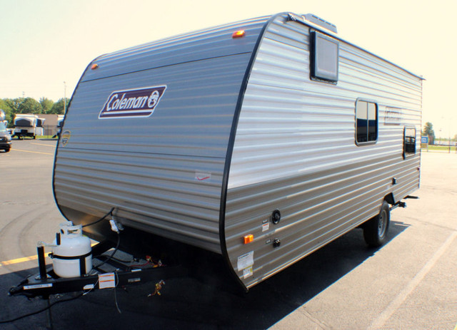 COLEMAN TRAVEL TRAILER 17B BUNKHOUSE - SLEEPS UP TO 5 PPL in Travel Trailers & Campers in London - Image 2