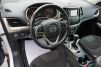 SAFETY INCLUDED ACCIDENT FREE SERVICE RECORDS Very Clean Jeep Cherokee V6 3.2L With Automatic Transm... (image 8)