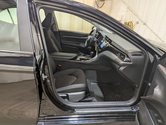 2019 Toyota Camry LE Heated Seats | Bluetooth | USB in Cars & Trucks in Calgary - Image 17