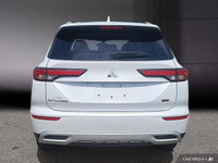Le Mitsubishi Outlander SE 4WD 2023 est un VUS compact qui combine performance, confort et technolog... (image 5)