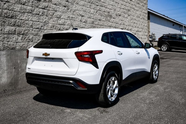 2024 Chevrolet Trax LS • HEATED SEATS • APPLE CARPLAY • ANDROID  in Cars & Trucks in Ottawa - Image 3