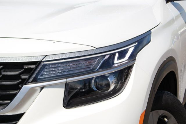 2022 Kia Seltos LX in Cars & Trucks in Calgary - Image 3