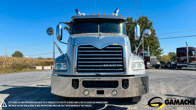 2008 MACK CXU613 PINNACLE CAMION DE VILLE / WET KIT in Heavy Trucks in Longueuil / South Shore - Image 2
