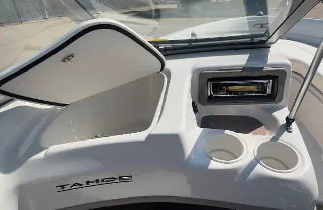 2008 Tahoe Q4 Sport Mercruiser 4.3L TKS 190 used bowrider; fiber in Powerboats & Motorboats in Prince Albert - Image 19