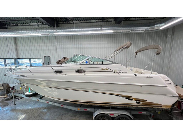  1999 Sea Ray SUNDANCER 270 in Powerboats & Motorboats in Rimouski / Bas-St-Laurent