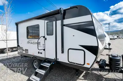 Located in Winfield, BC Call or Text 250-766-4607 Voyager RV Centre 1-800-668-1447 Air Conditioning...