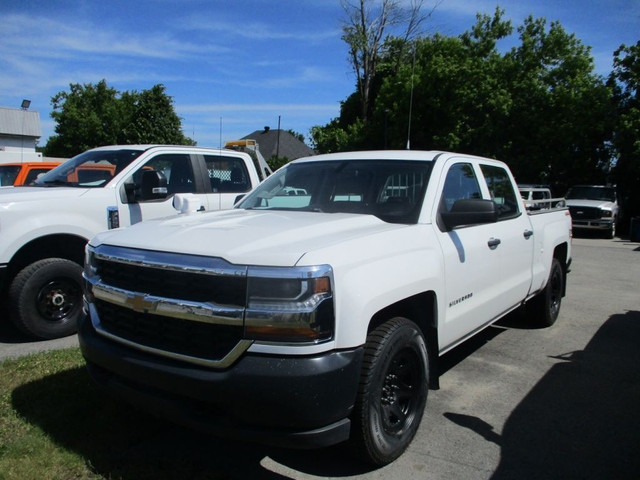 2018 Chevrolet Silverado 1500 LS CREWCAB 4X4 in Cars & Trucks in Laval / North Shore