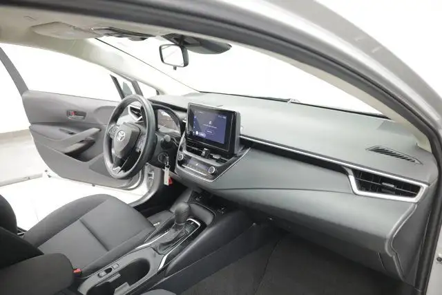 2023 Toyota Corolla LE dans Autos et camions dans Calgary - Image 17
