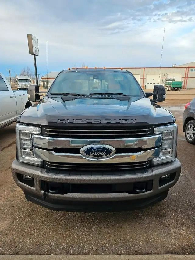 2018 FORD E-350 KING RANCH F350 DUALLY (FINANCING AVAILABLE) in ATVs in Saskatoon - Image 2