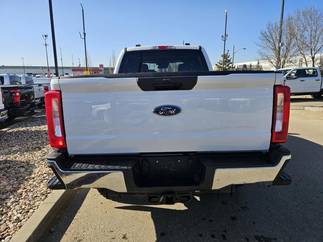 2023 Ford Super Duty F-250 SRW XLT 4WD Crew Cab 6.75' Box, 7.3L  in Cars & Trucks in St. Albert - Image 4