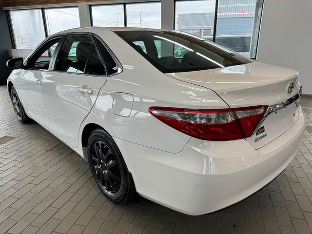  2015 Toyota Camry 4dr Sdn I4 Auto LE in Cars & Trucks in Longueuil / South Shore - Image 3